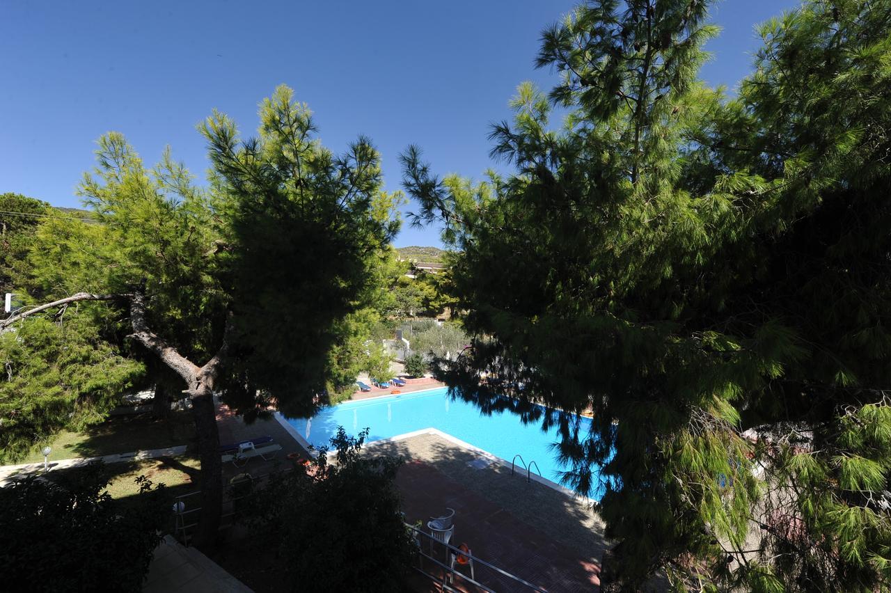 איוי תיאודורי Siagas Beach Hotel מראה חיצוני תמונה